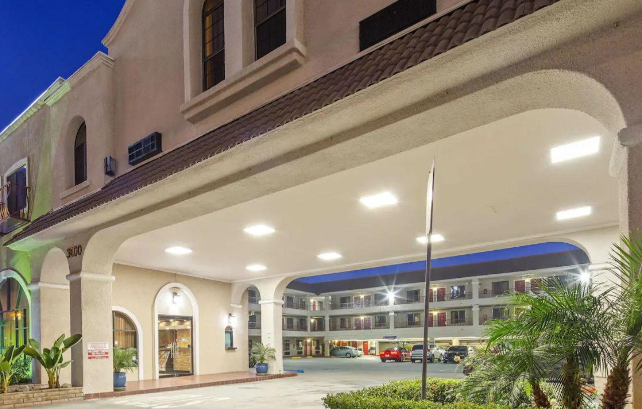 Best Western Pasadena Royale Inn&Suites Exterior foto