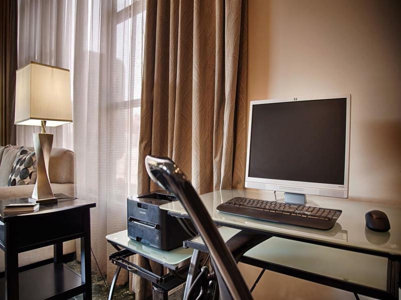 Best Western Pasadena Royale Inn&Suites Exterior foto